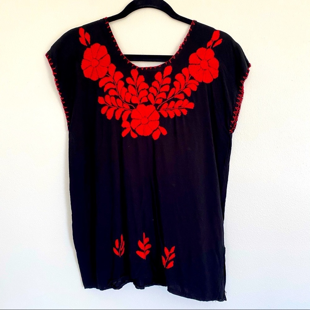 Hand Embroidered Mexican Blouse!